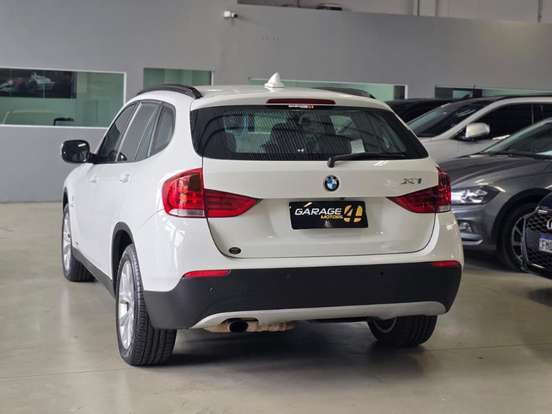 BMW-X1-2.0 16V GASOLINA SDRIVE18I TOP 4P AUTOMÁTICO BMW-X1-2011