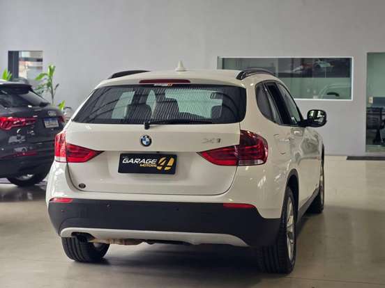 BMW-X1-2.0 16V GASOLINA SDRIVE18I TOP 4P AUTOMÁTICO BMW-X1-2011