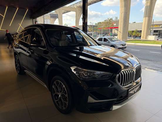 BMW-X1-2.0 16V TURBO ACTIVEFLEX SDRIVE20I X-LINE 4P AUTOMÁTICO BMW-X1-2021