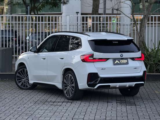 BMW-X1-2024