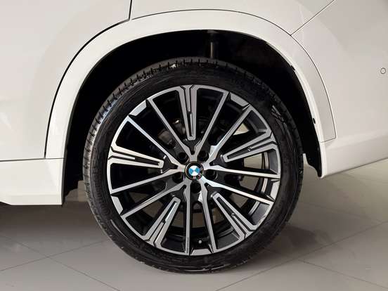 BMW-X1-2024