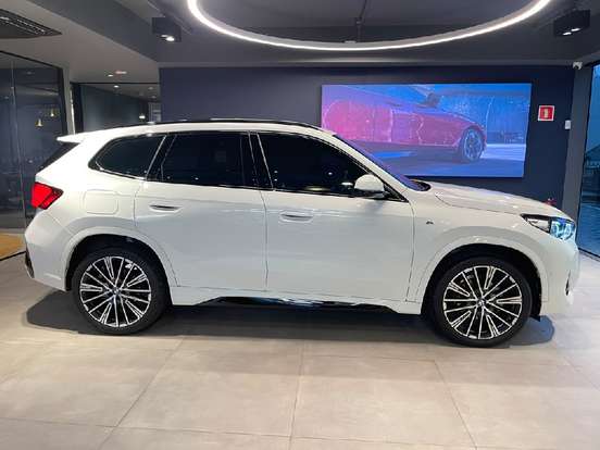 BMW-X1-2025