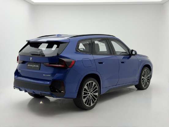 BMW-X1-2024