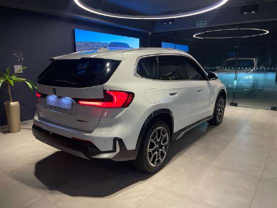 BMW-X1-2.0 16V TURBO GASOLINA SDRIVE20I X-LINE STEPTRONIC BMW-X1-2024