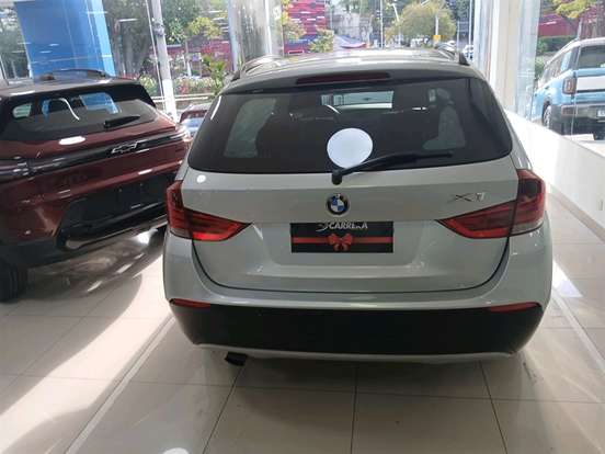 BMW-X1-2.0 18I S-DRIVE 4X2 16V GASOLINA 4P AUTOMÁTICO BMW-X1-2011