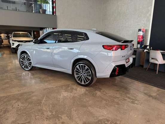 BMW-X2-2024