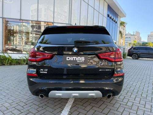 BMW-X3-2021