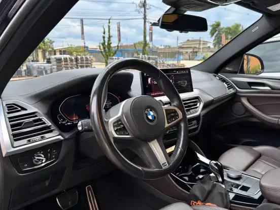 BMW-X4-2022