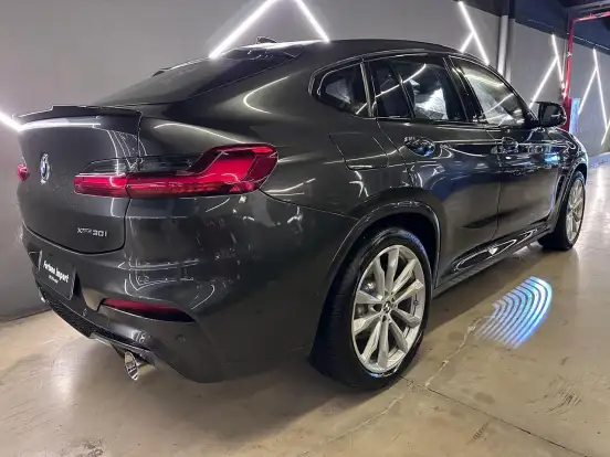 BMW-X4-2021