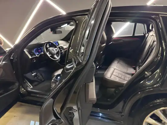 BMW-X4-2021