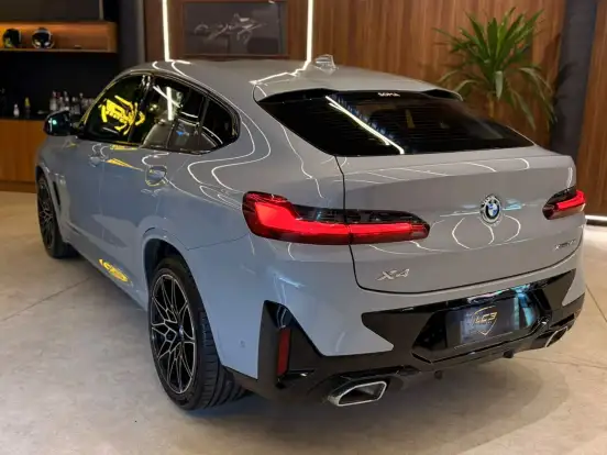 BMW-X4-2022