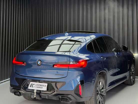 BMW-X4-2022