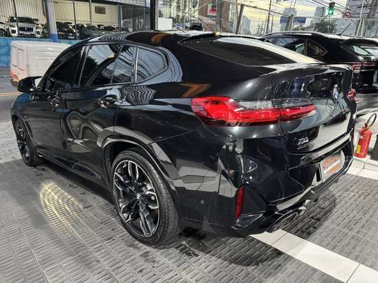 BMW-X4-2023