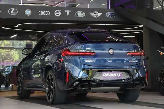 BMW-X4-2022