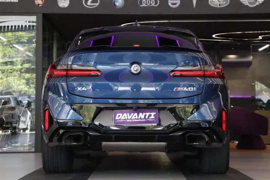 BMW-X4-2022