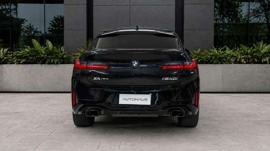 BMW-X4-2022