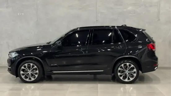 BMW-X5-3.0 FULL 4X4 35I 6 CILINDROS 24V GASOLINA 4P AUTOMÁTICO BMW-X5-2017