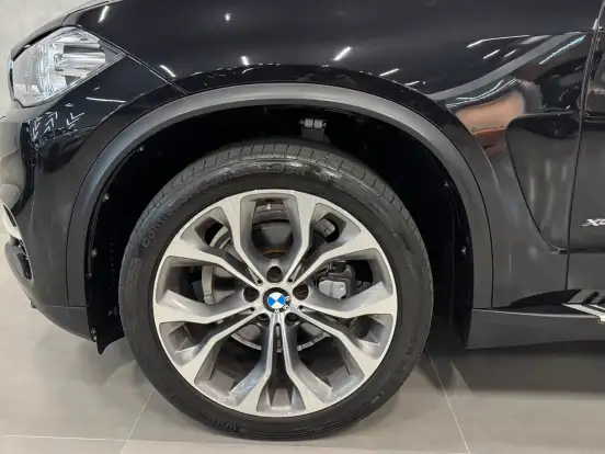 BMW-X5-3.0 FULL 4X4 35I 6 CILINDROS 24V GASOLINA 4P AUTOMÁTICO BMW-X5-2017