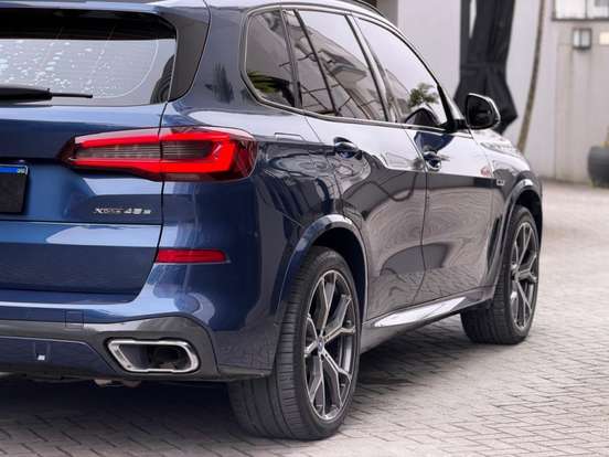 BMW-X5-2021