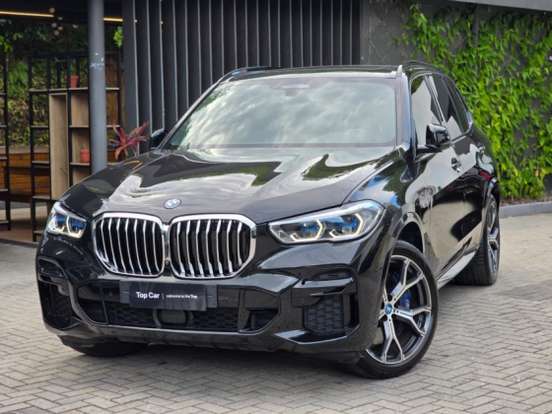BMW-X5-2021