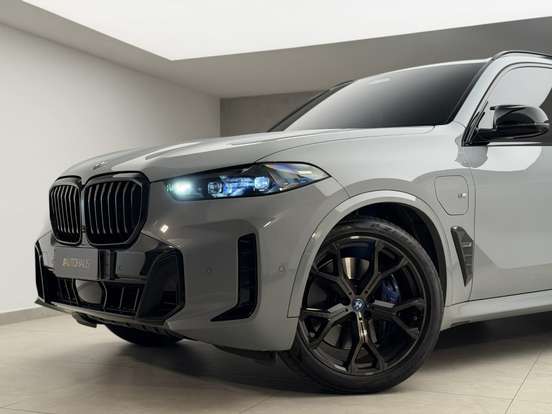 BMW-X5-3.0 I6 TURBO HÍBRIDO XDRIVE50E M SPORT AUTOMÁTICO BMW-X5-2024