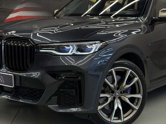 BMW-X7-2020