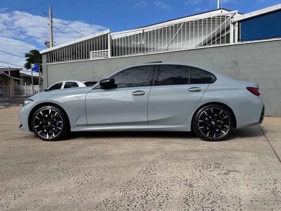 BMW-320i-2024
