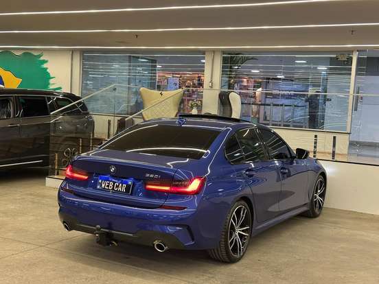 BMW-320i-2021