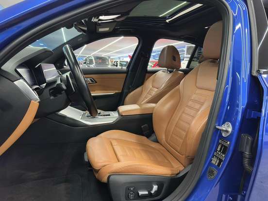 BMW-320i-2021