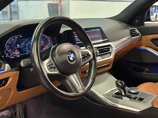 BMW-320i-2021