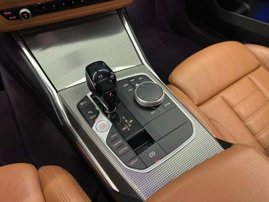 BMW-320i-2021