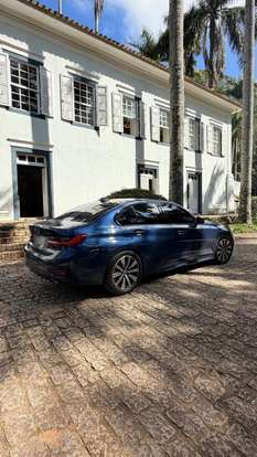 BMW-320i-2021