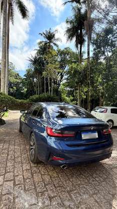 BMW-320i-2021