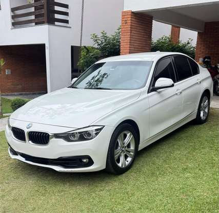 BMW-320i-2017