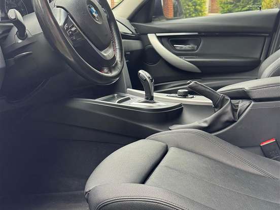BMW-320i-2.0 SPORT GP 16V TURBO ACTIVE FLEX 4P AUTOMÁTICO BMW-320i-2017