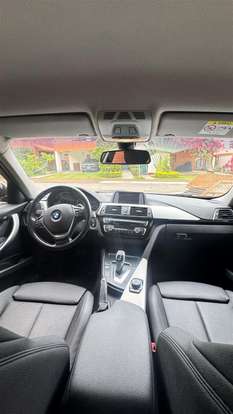 BMW-320i-2017