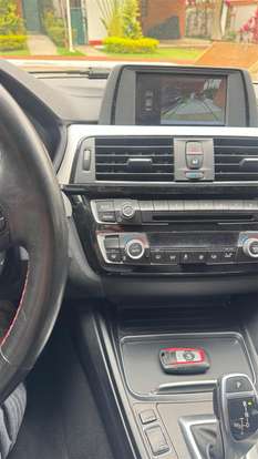 BMW-320i-2017