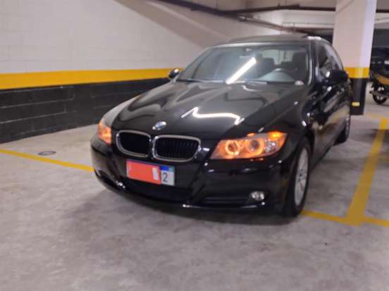 BMW-320i-2009