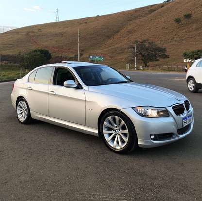 BMW-325i-2011