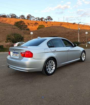 BMW-325i-2011