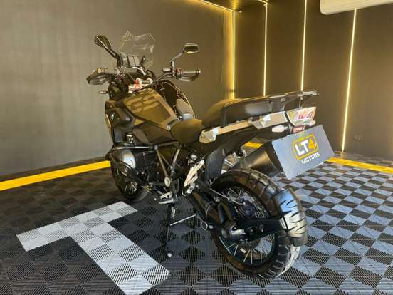 BMW-R 1250 GS PREMIUM TRIPLE BLACK BMW-R 1250 GS PREMIUM TRIPLE BLACK-2022