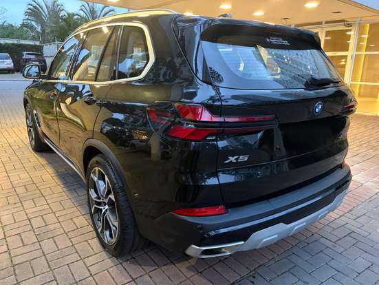 BMW-X5-2023