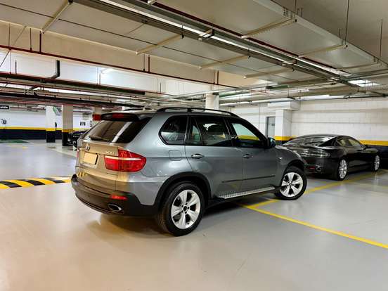 BMW-X5-4.8 I SPORT 4X4 V8 32V GASOLINA 4P AUTOMÁTICO BMW-X5-2009