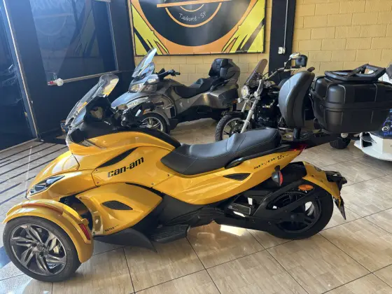 CAN-AM SPYDER RT-S 