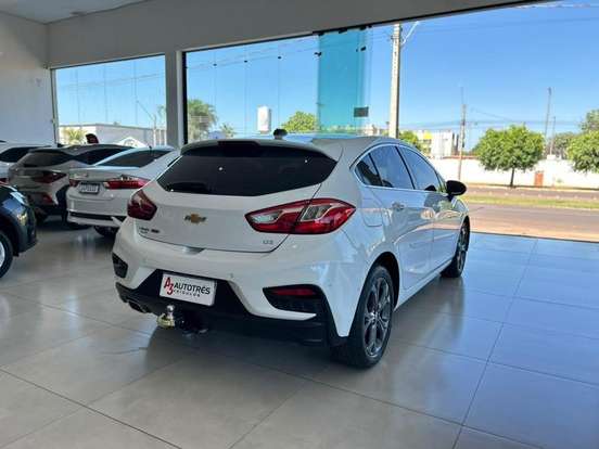 CHEVROLET-CRUZE-2018