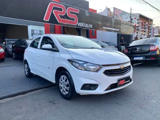 CHEVROLET ONIX 1.0 MPFI LT 8V FLEX 4P MANUAL