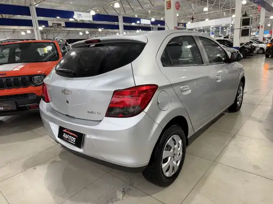 CHEVROLET-ONIX-2013