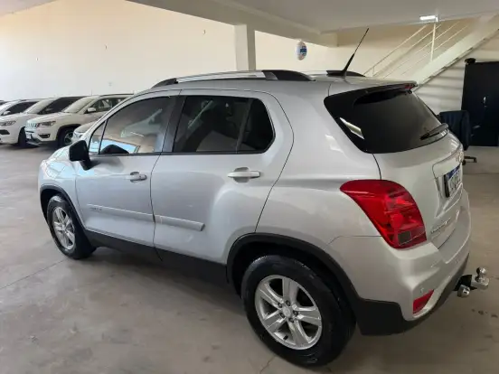 CHEVROLET-TRACKER-2018