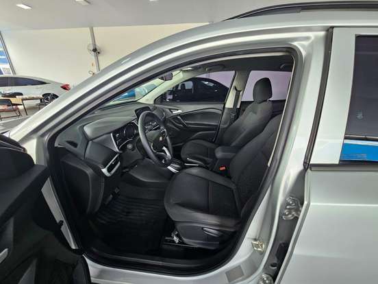 CHEVROLET-TRACKER-2021