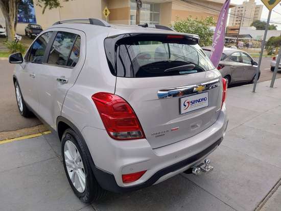 CHEVROLET-TRACKER-2017
